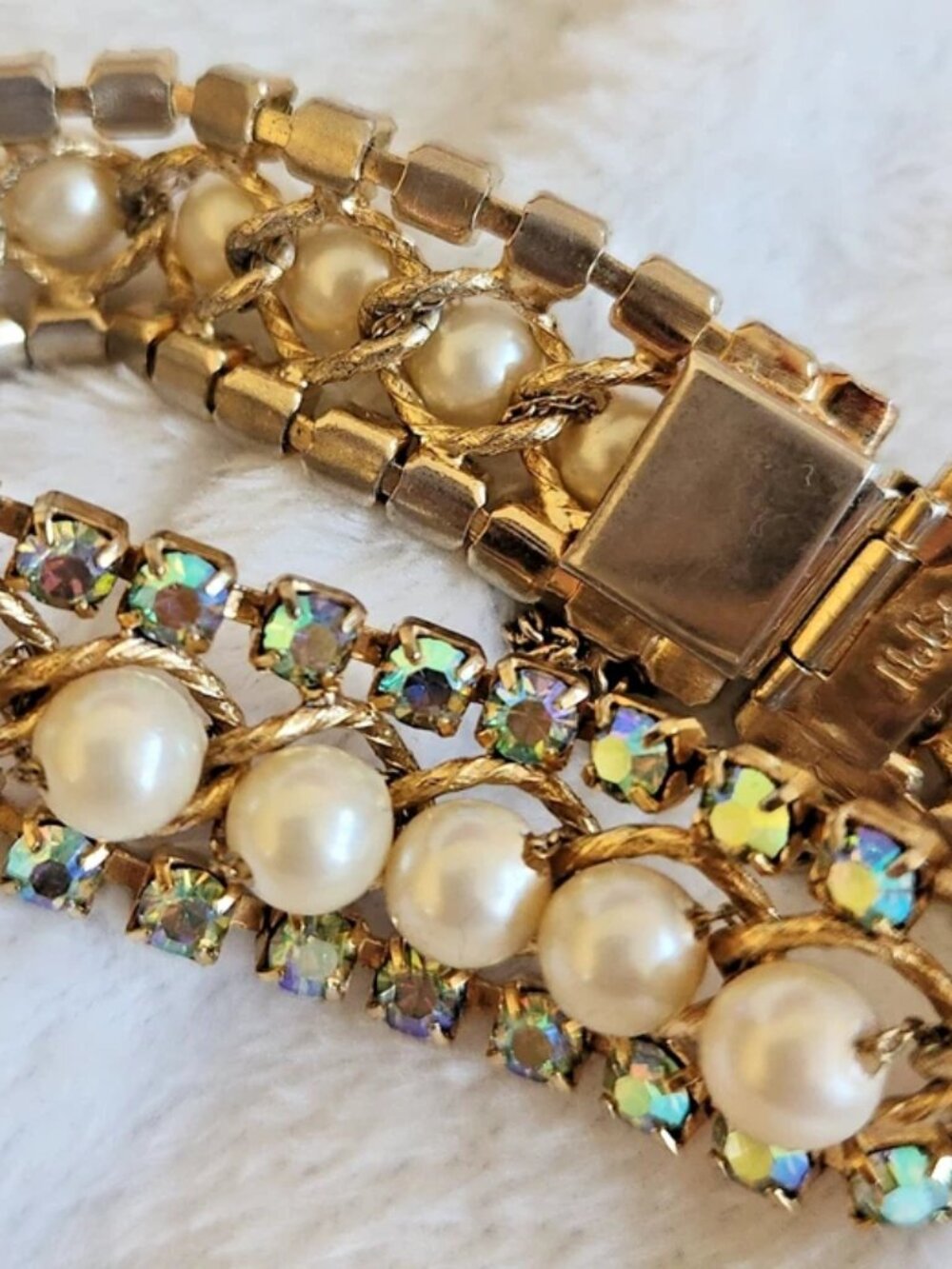 Exquisite Vintage Hobe Faux Pearl Aurora Borealis Crystal Rhinestone Bracelet - Picture 3 of 16